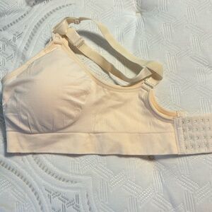 NWT 3 Full bust nursing bras Size medium
